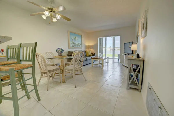 $2,000 | 1801 Ocean Drive, Unit 110, Boynton Beach, FL 33426