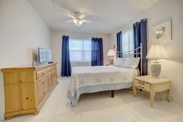 $2,000 | 1801 Ocean Drive, Unit 110, Boynton Beach, FL 33426