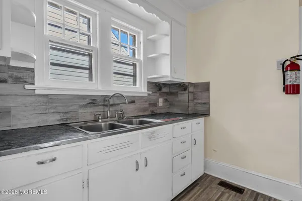 $450,000 | 96 Court Street, Freehold, NJ 07728