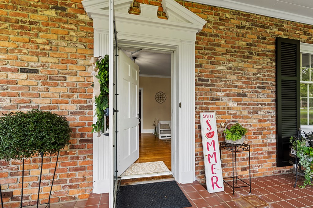 113 Sheffield Road Greenwood, SC 29646 - Photo 3 of 27 Gallery Image 3