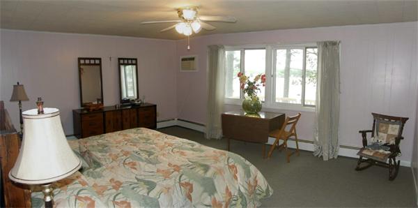 4 South Point Road Webster, MA 01570 - Photo 17 of 30 Gallery Image 17