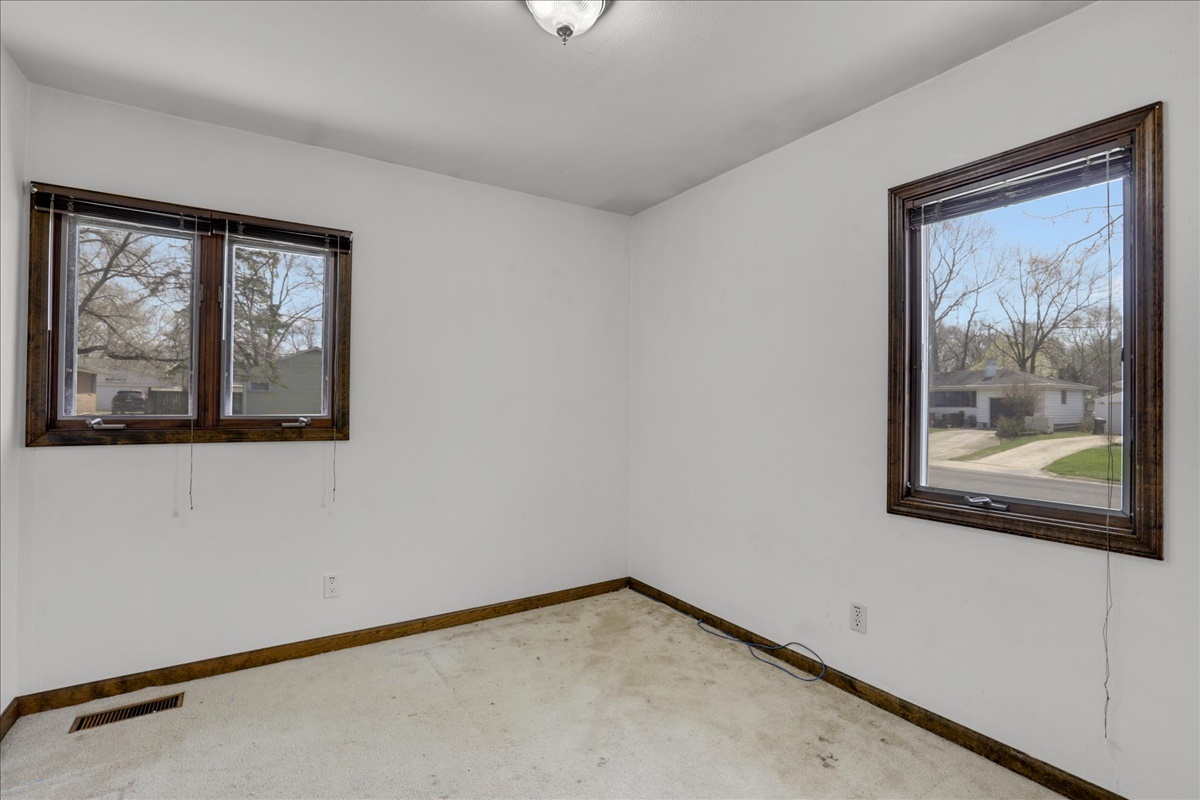 1205 Grant Place Urbana, IL 61801 - Photo 14 of 24