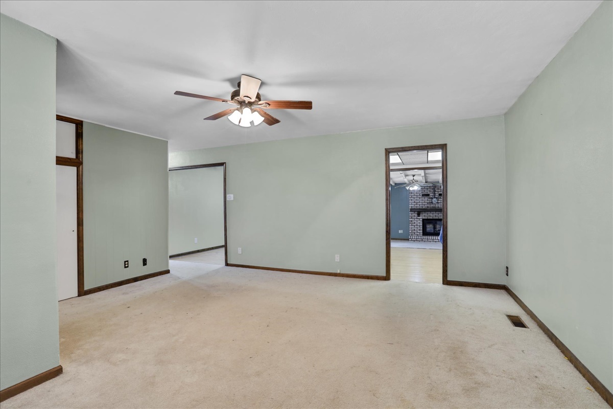 1205 Grant Place Urbana, IL 61801 - Photo 5 of 24