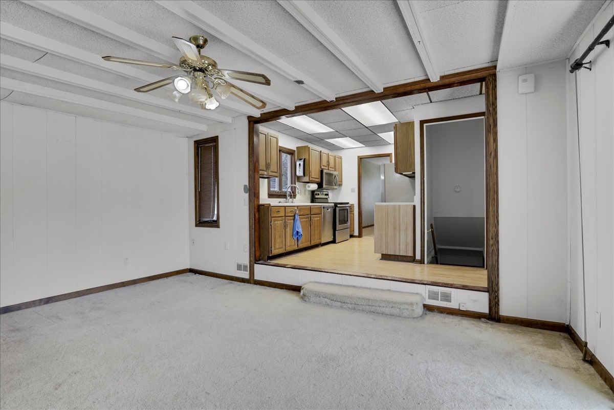 1205 Grant Place Urbana, IL 61801 - Photo 9 of 24