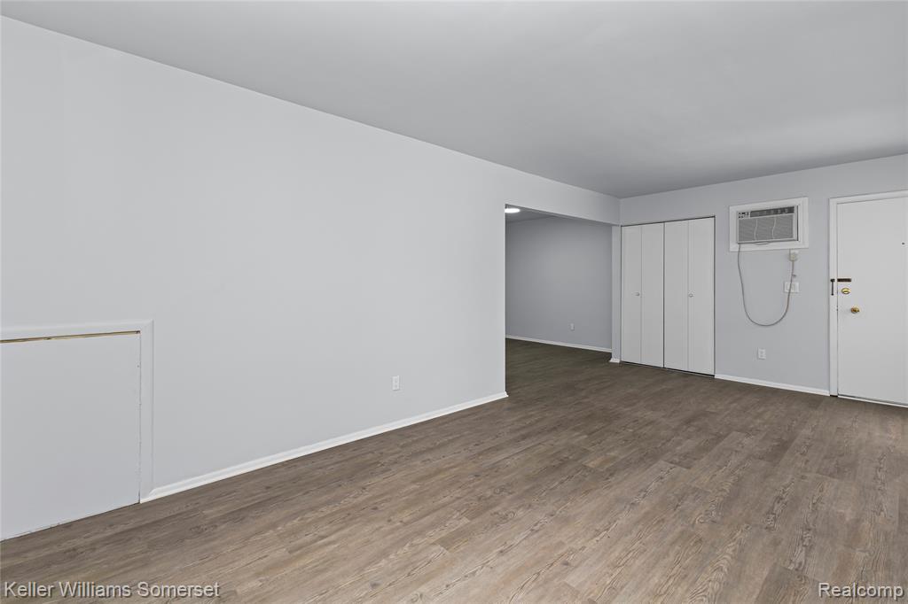4345 Crooks Road, Unit 26 Royal Oak, MI 48073 - Photo 9 of 23 Gallery Image 9
