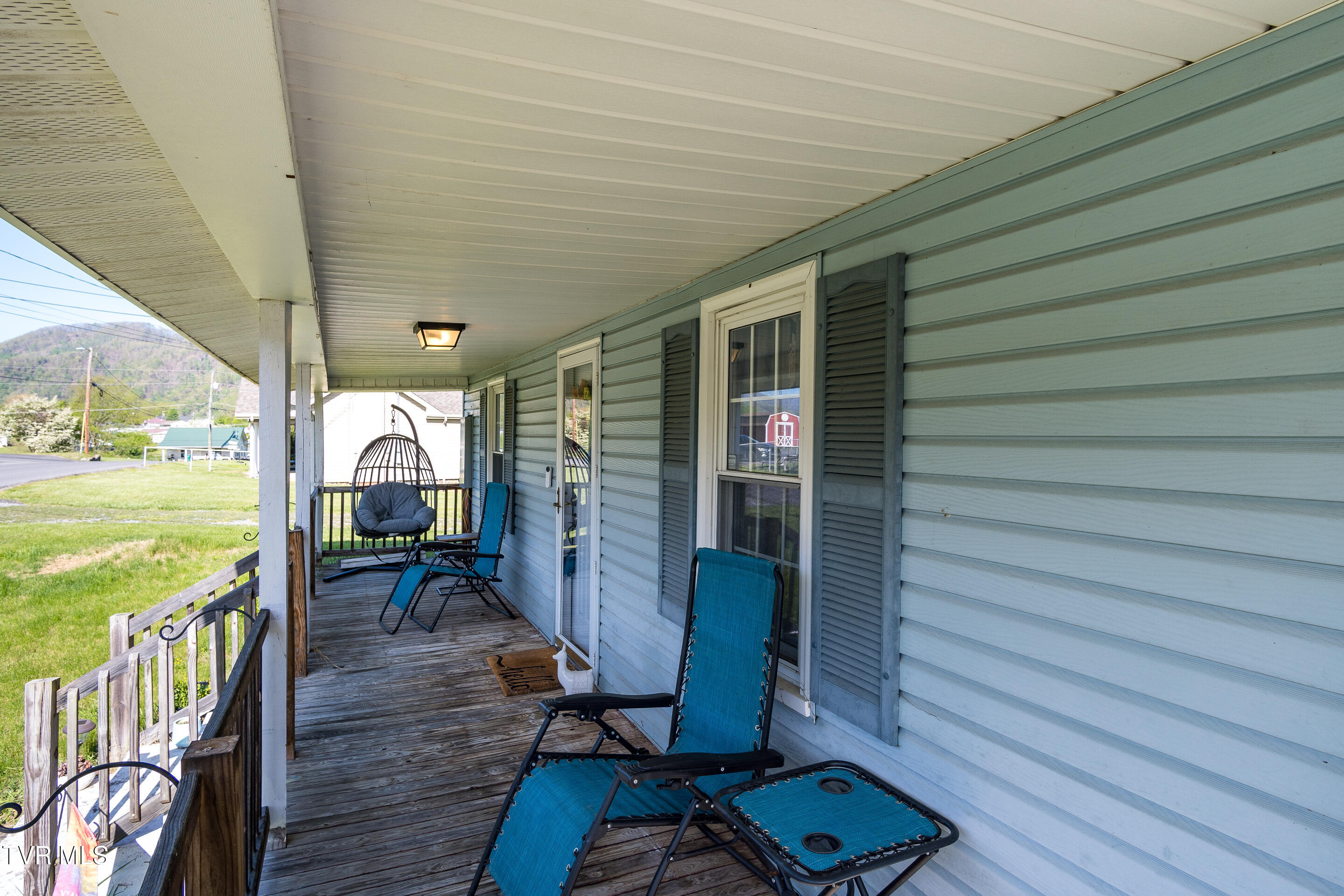 527 Monroe Street Erwin, TN 37650 - Photo 4 of 31 exterior-9