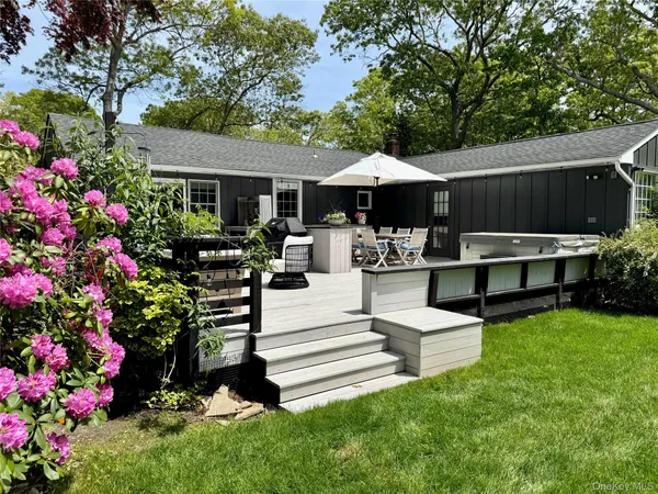 a view of outdoor space yard and patio