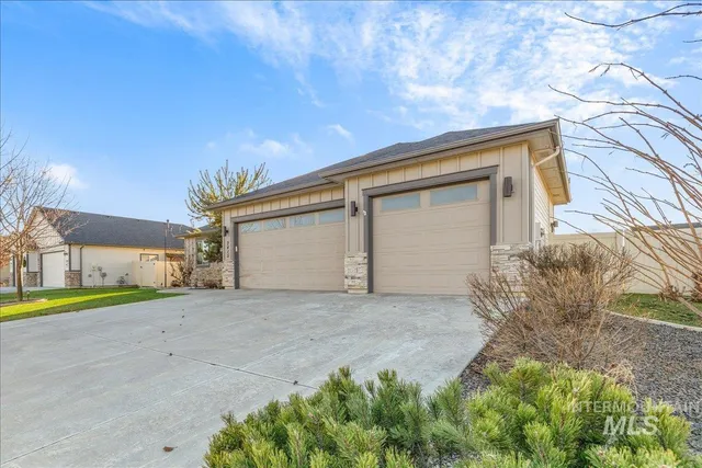 $485,000 | 2415 West Sheridan Avenue, Nampa, ID 83686