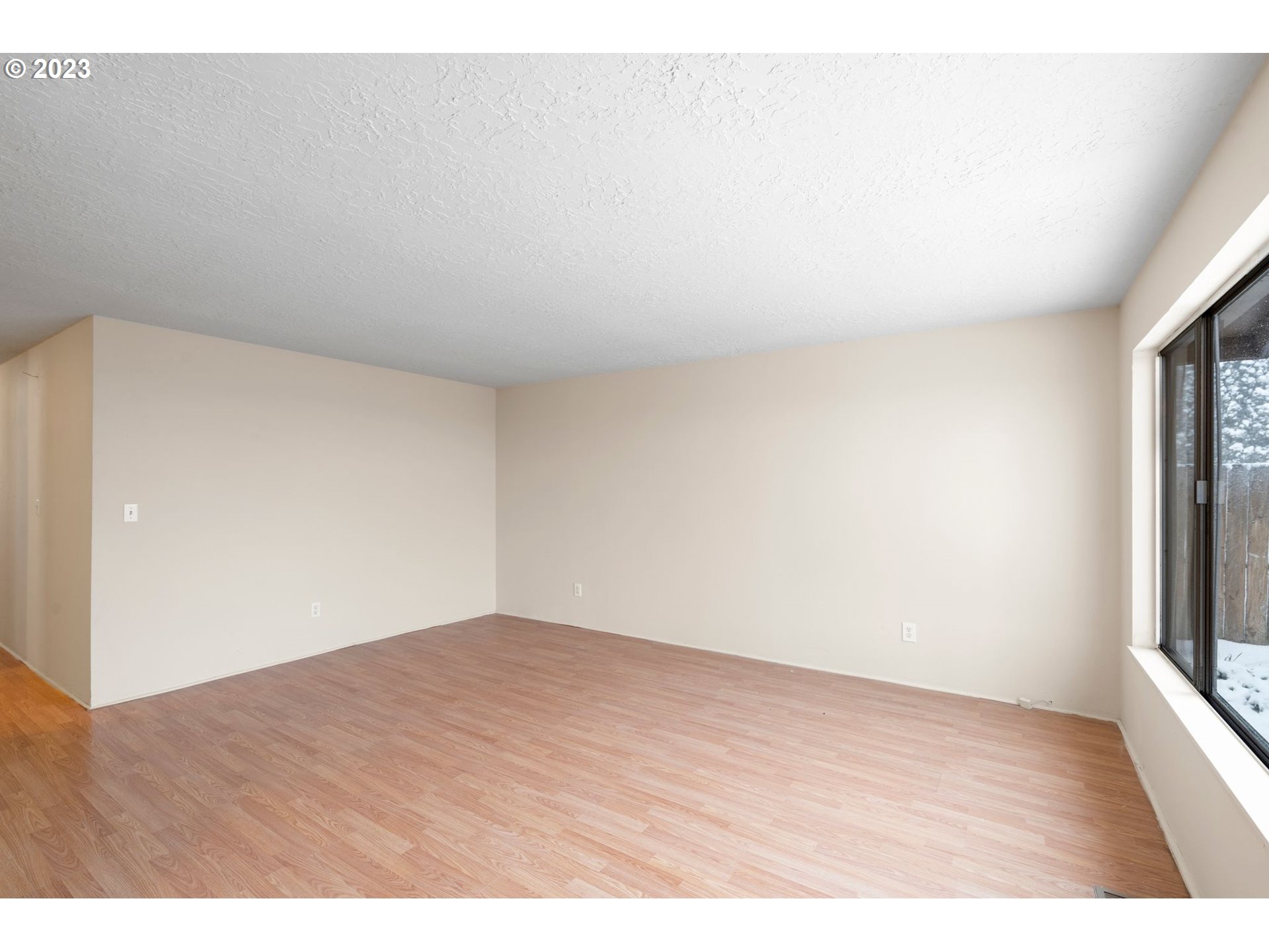 2207 Northeast 23rd Street Gresham, OR 97030 - Photo 5 of 26 Living Room