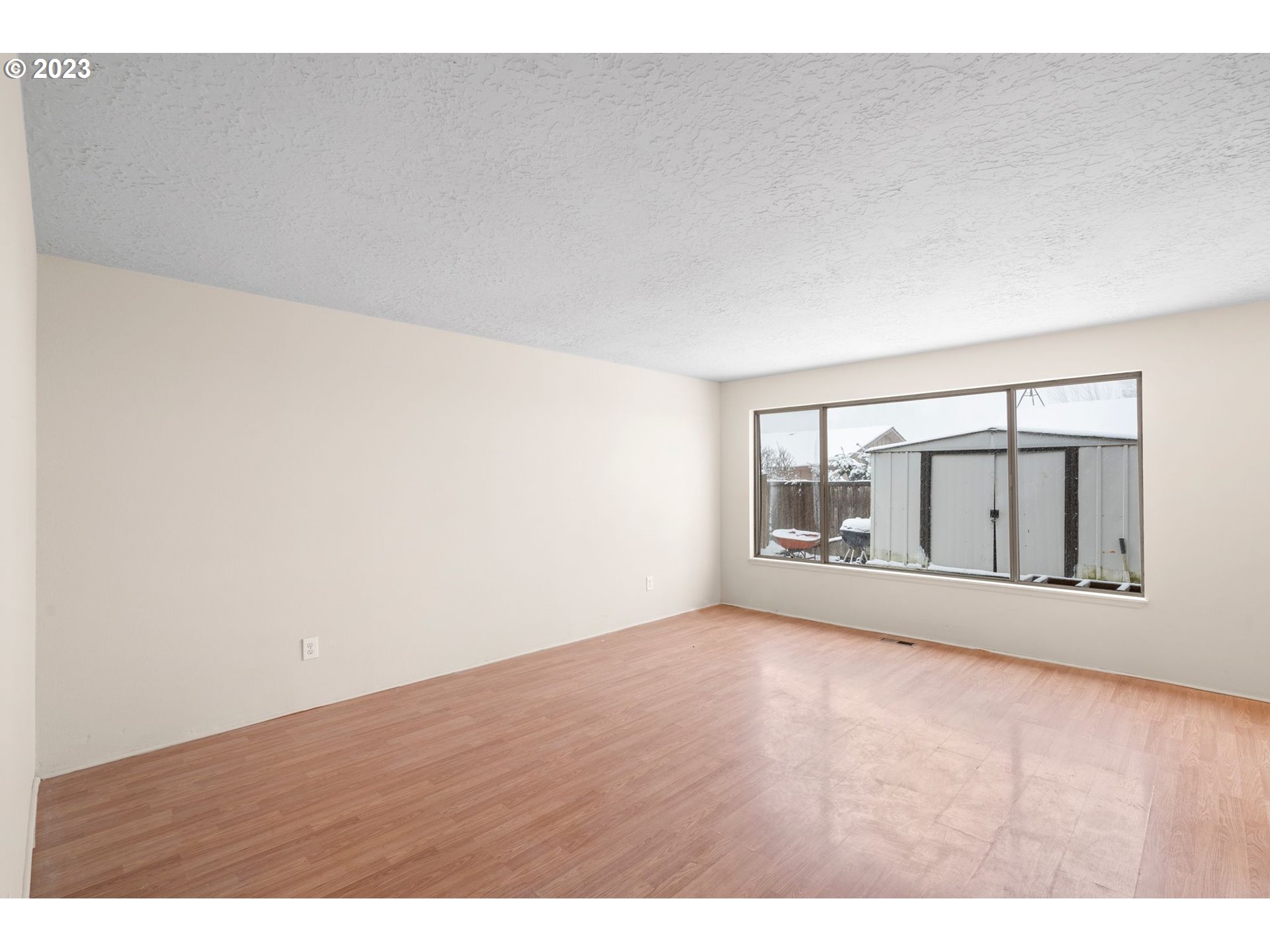 2207 Northeast 23rd Street Gresham, OR 97030 - Photo 7 of 26 Living Room