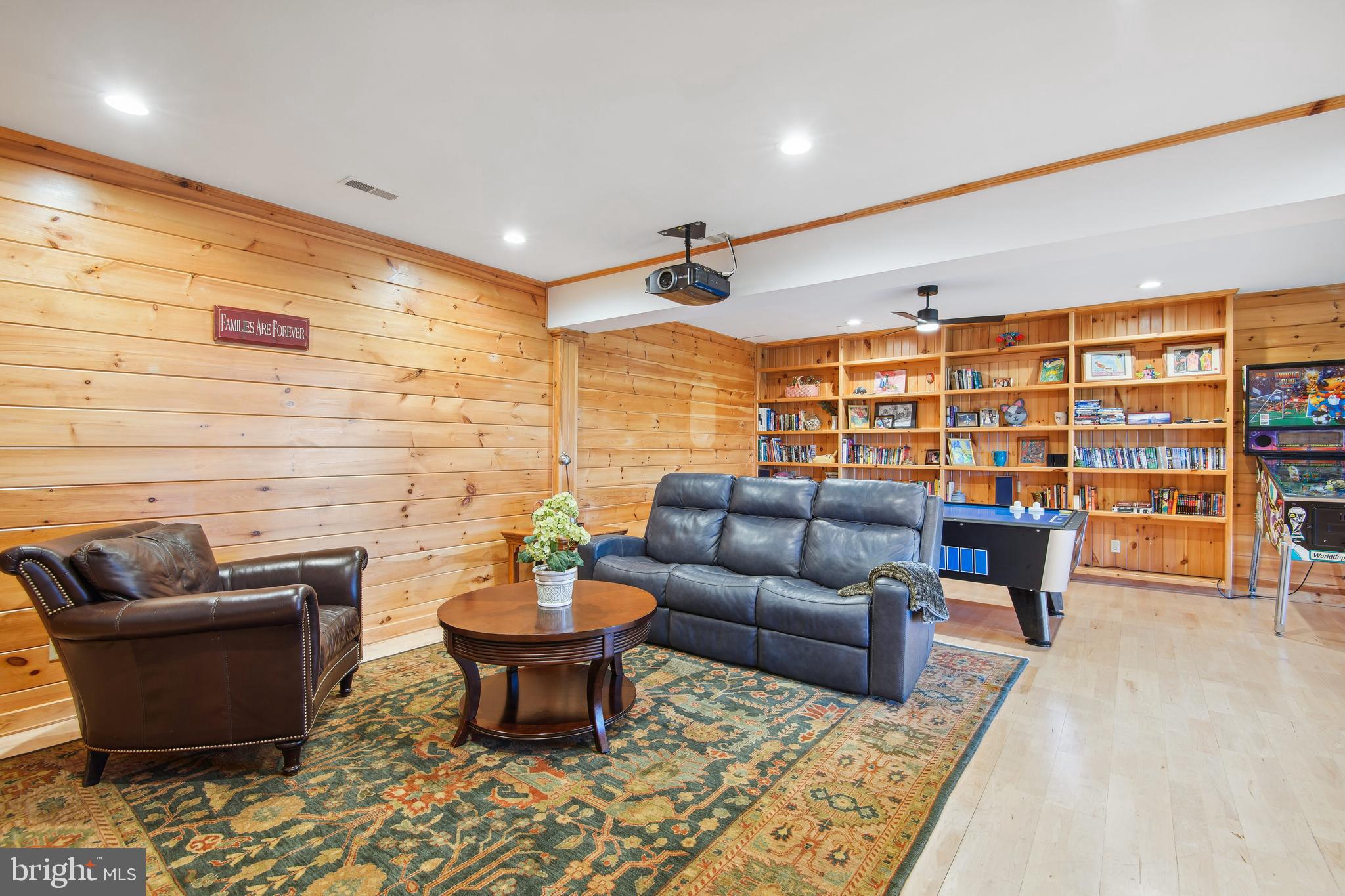 6760 Wilson Road Marshall, VA 20115 - Photo 32 of 75 Built ins