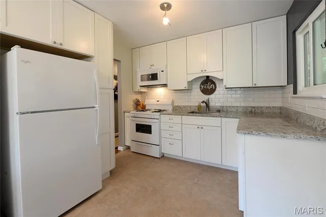 $1,895 | 220 Chamberlin Drive, Ballwin, MO 63021