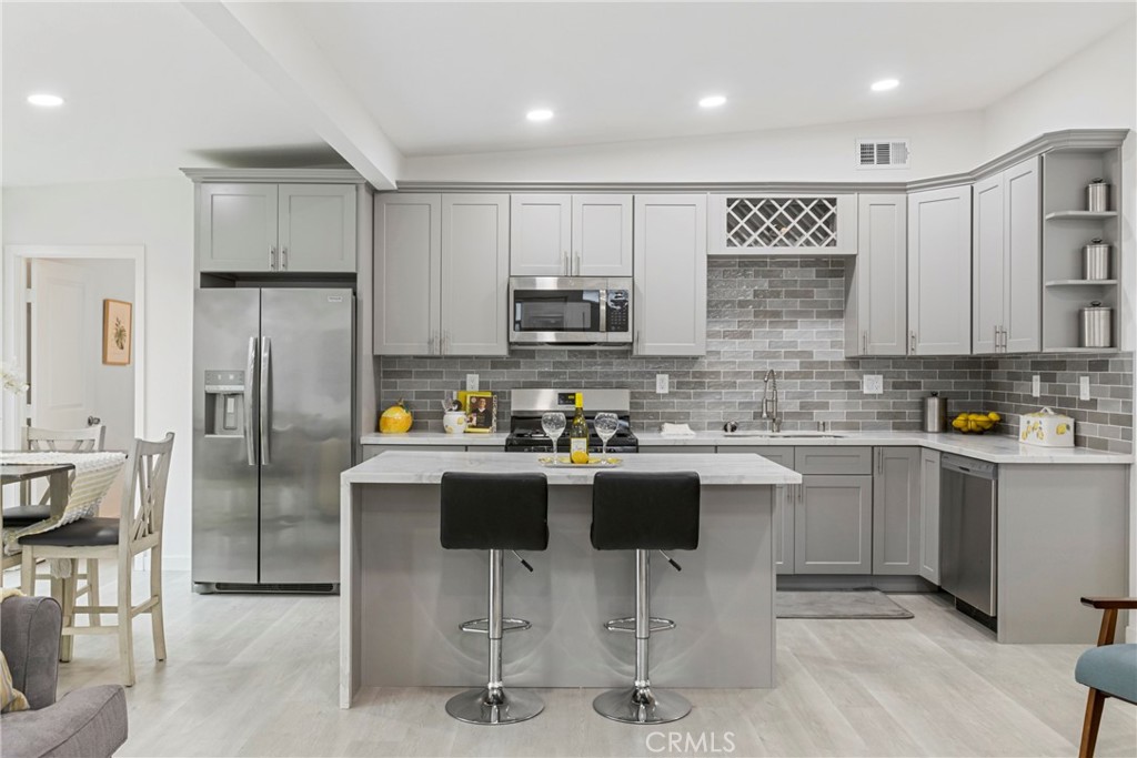 7335 Kyle Street Tujunga, CA 91042 - Photo 4 of 21