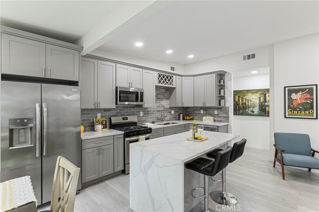 7335 Kyle Street Tujunga, CA 91042 - Photo 7 of 21