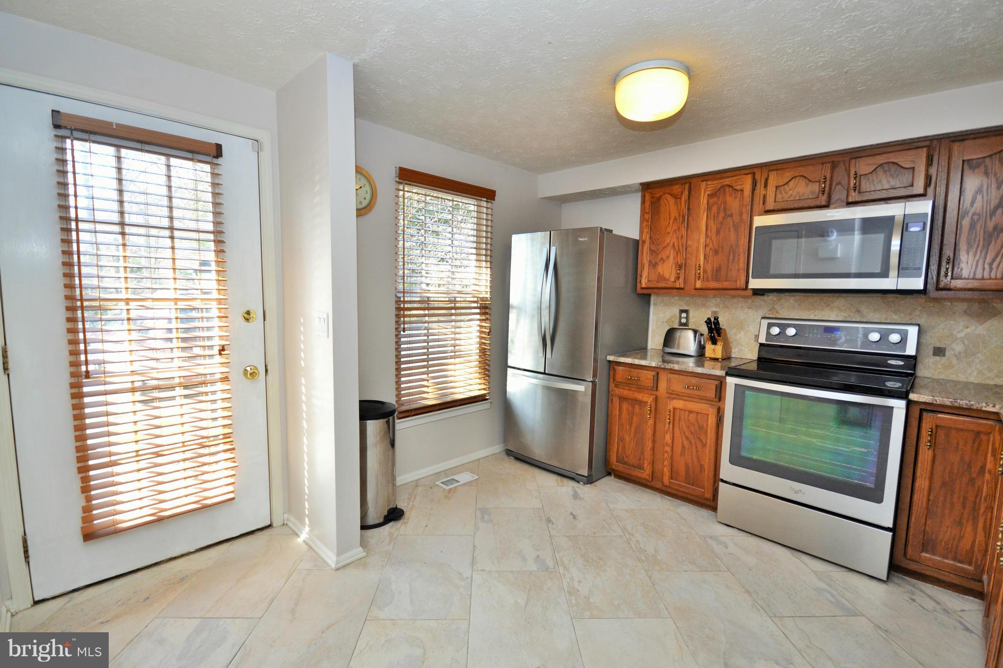 1927 Belmont Ridge Court Reston, VA 20191 - Photo 3 of 21 Kitchen