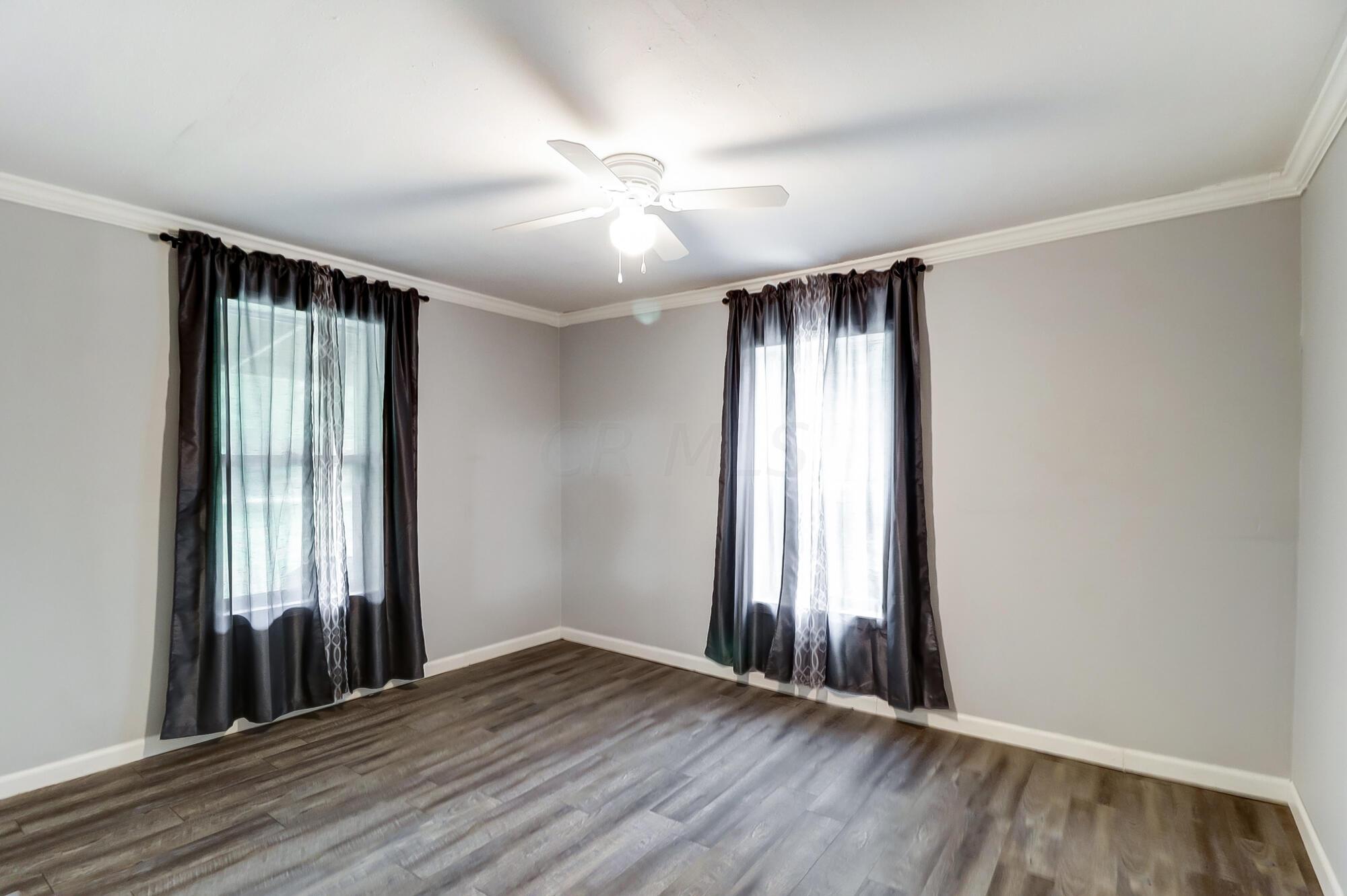 1045 Hart Road Columbus, OH 43223 - Photo 29 of 32 029