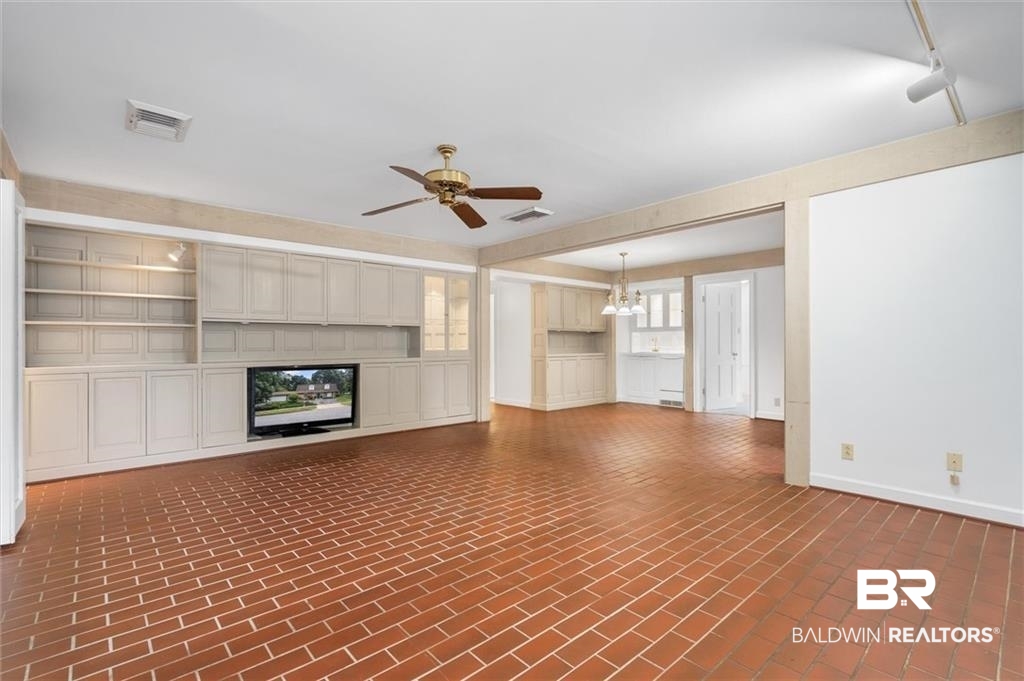 524 East Spring Park Drive Mobile, AL 36608 - Photo 11 of 34