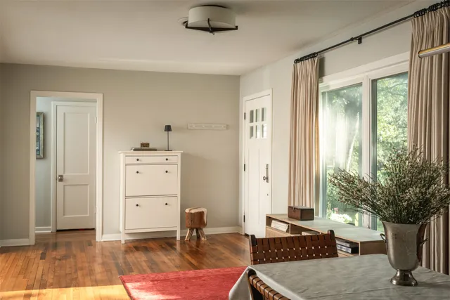 $950,000 | 5207 Valley Oak Drive, Austin, TX 78731