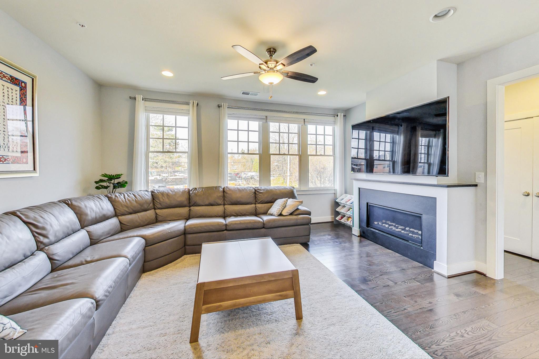 646 Ellsworth Drive Silver Spring, MD 20910 - Photo 11 of 46