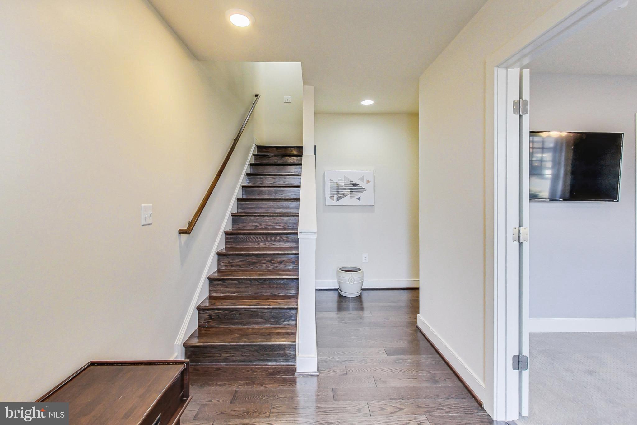 646 Ellsworth Drive Silver Spring, MD 20910 - Photo 5 of 46