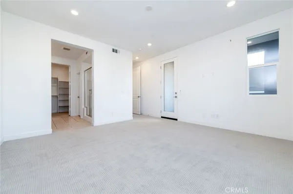 $5,300 | 107 Zawn, Irvine, CA 92618