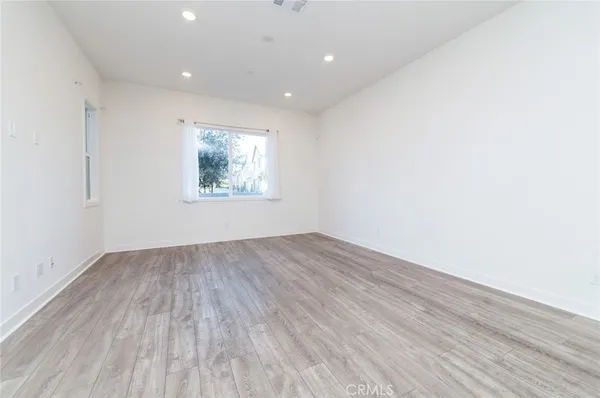 $5,300 | 107 Zawn, Irvine, CA 92618