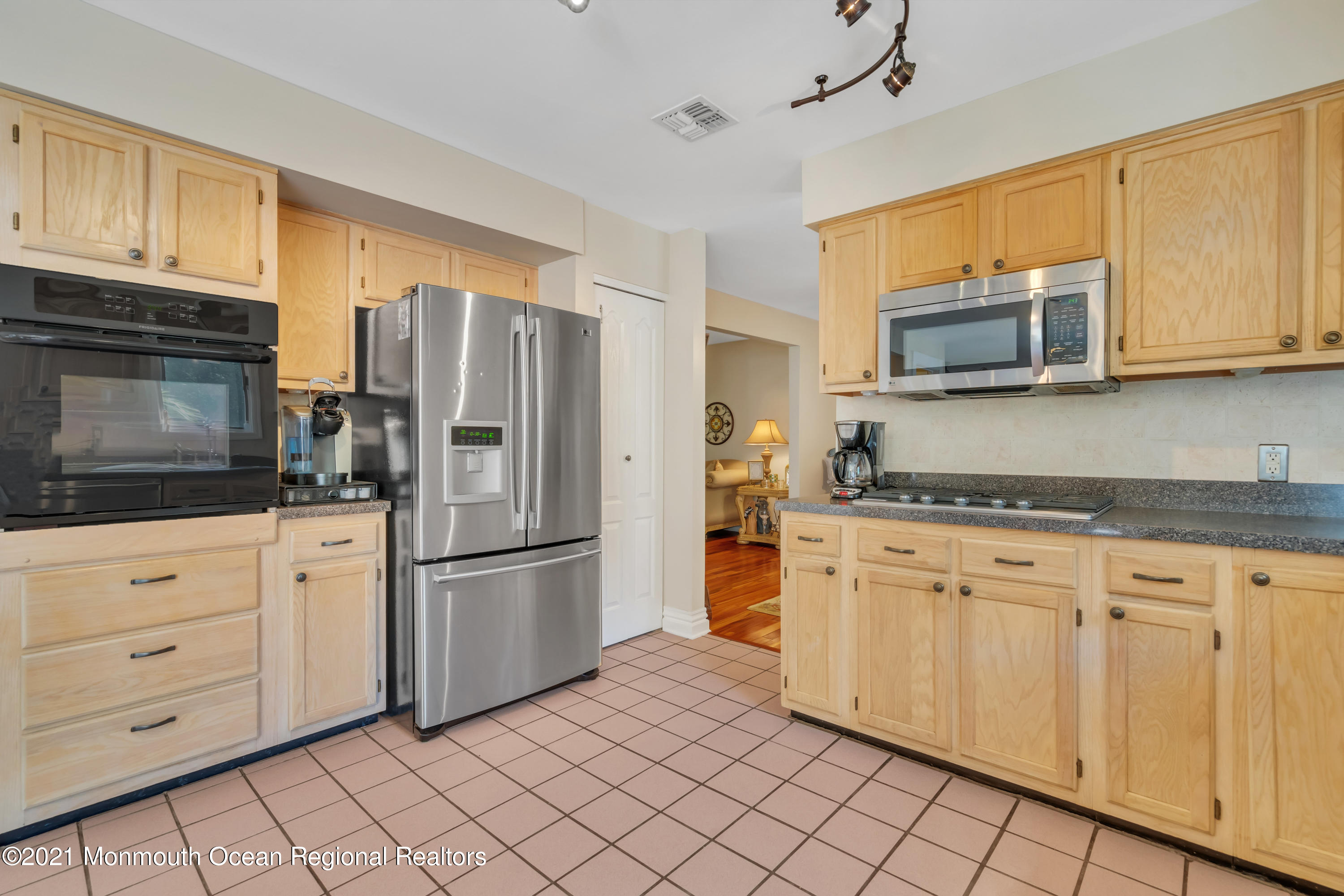 128 Sams Road Jackson, NJ 08527 - Photo 18 of 116 035_dsc00431