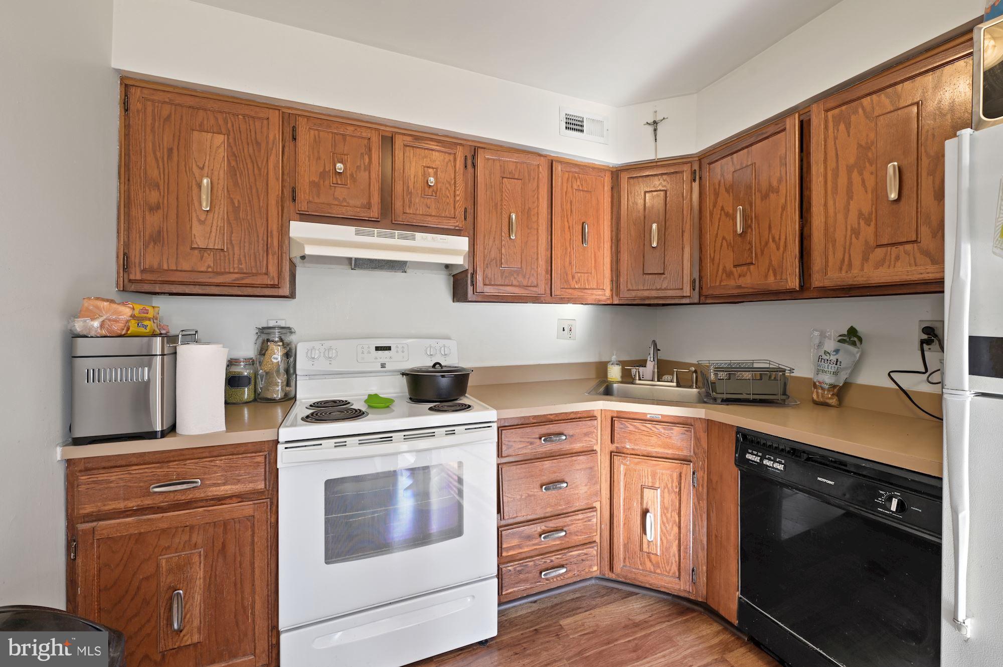 115 Willow Turn Mount Laurel, NJ 08054 - Photo 7 of 26 Unit A Kitchen