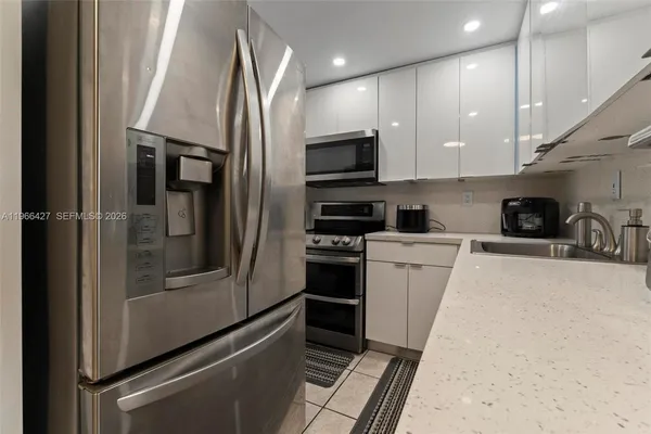 $210,000 | 606 West 81st Street, Unit 302, Hialeah, FL 33014