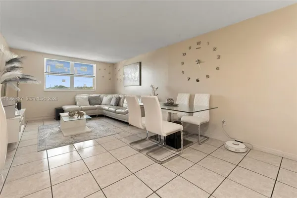 $210,000 | 606 West 81st Street, Unit 302, Hialeah, FL 33014