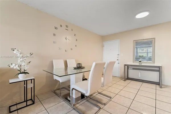 $210,000 | 606 West 81st Street, Unit 302, Hialeah, FL 33014