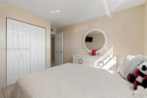 $210,000 | 606 West 81st Street, Unit 302, Hialeah, FL 33014