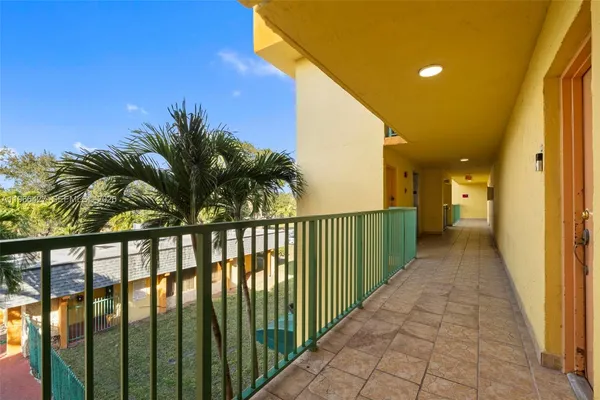 $210,000 | 606 West 81st Street, Unit 302, Hialeah, FL 33014
