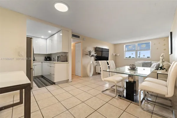 $210,000 | 606 West 81st Street, Unit 302, Hialeah, FL 33014