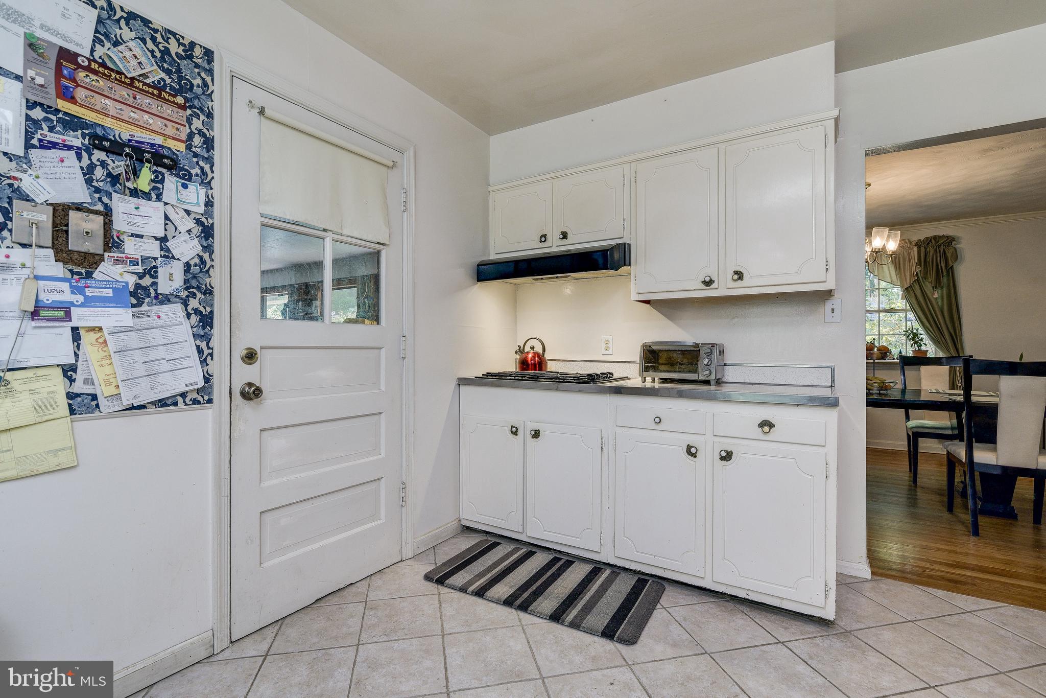 408 Beaumont Road Silver Spring, MD 20904 - Photo 20 of 57 Kitchen With Eat In