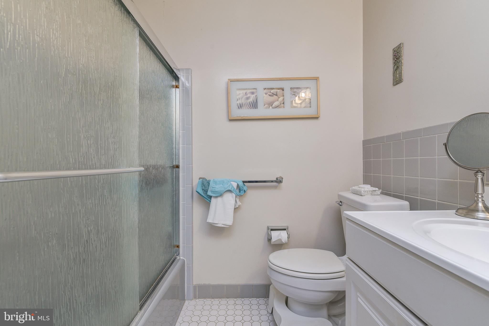 408 Beaumont Road Silver Spring, MD 20904 - Photo 37 of 57 Upstairs Hall Bathroom