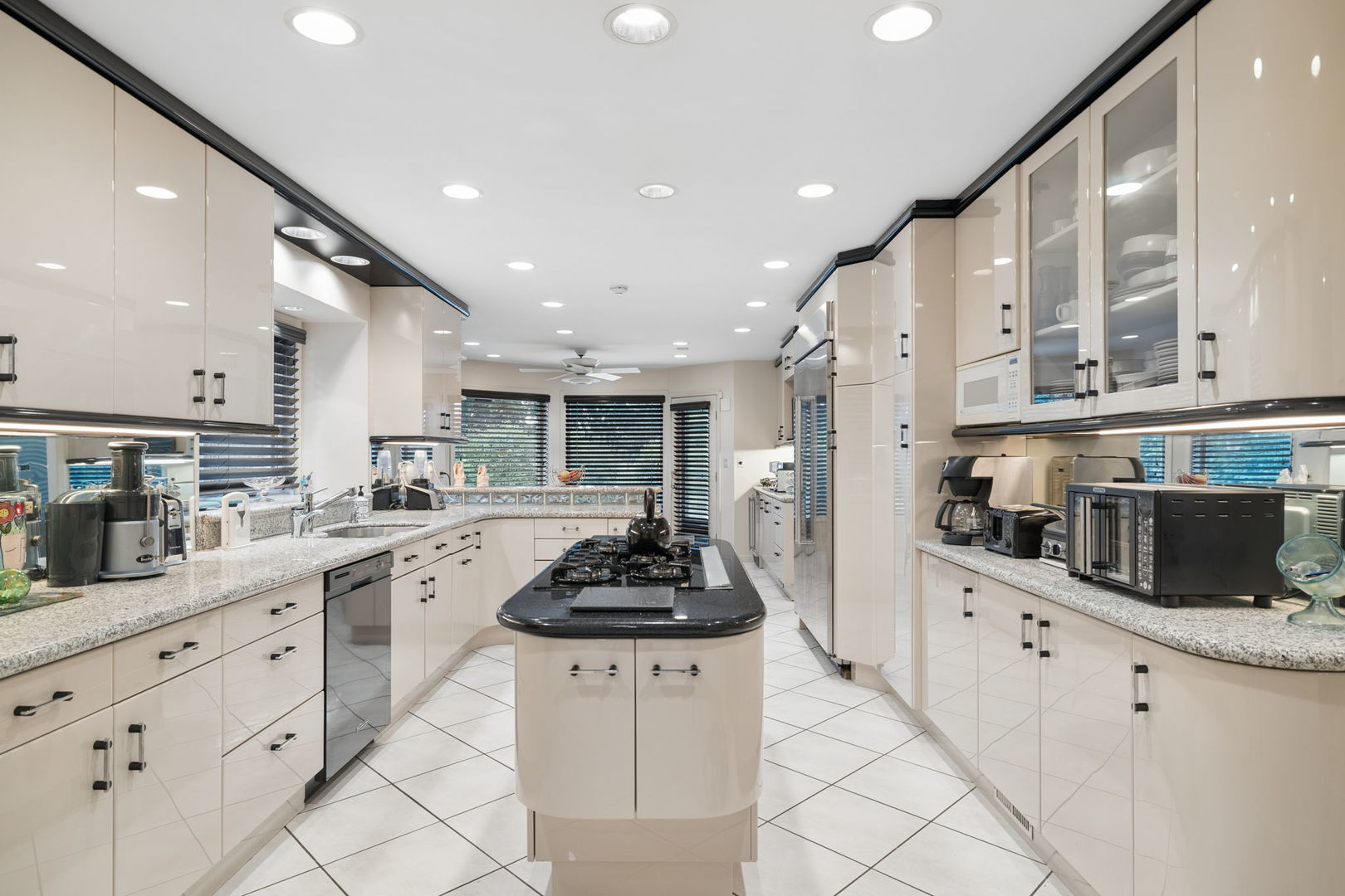 3639 Pebble Beach Road Northbrook, IL 60062 - Photo 12 of 53
