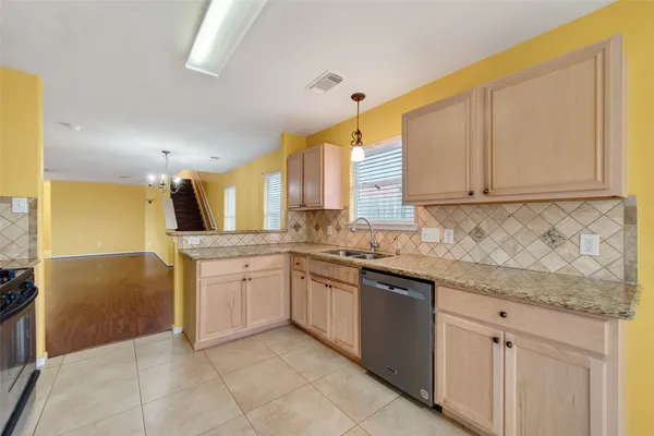 $1,900 | 6615 Windy River Lane, Katy, TX 77449