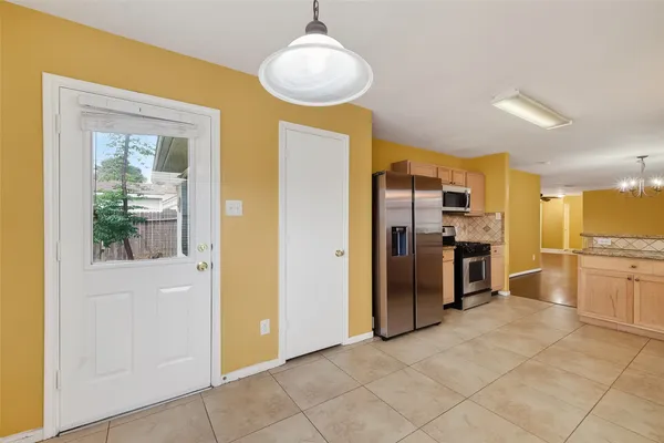 $1,900 | 6615 Windy River Lane, Katy, TX 77449