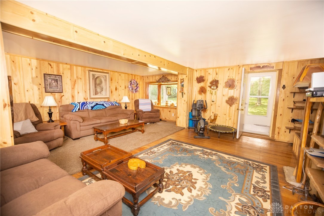 8947 Clearcreek Road Springboro, OH 45066 - Photo 2 of 40 Gallery Image 2