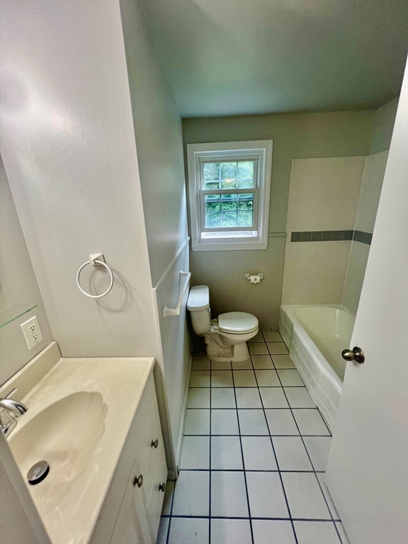 9 Brooks Road, Unit 9 Sudbury, MA 01776 - Photo 14 of 28