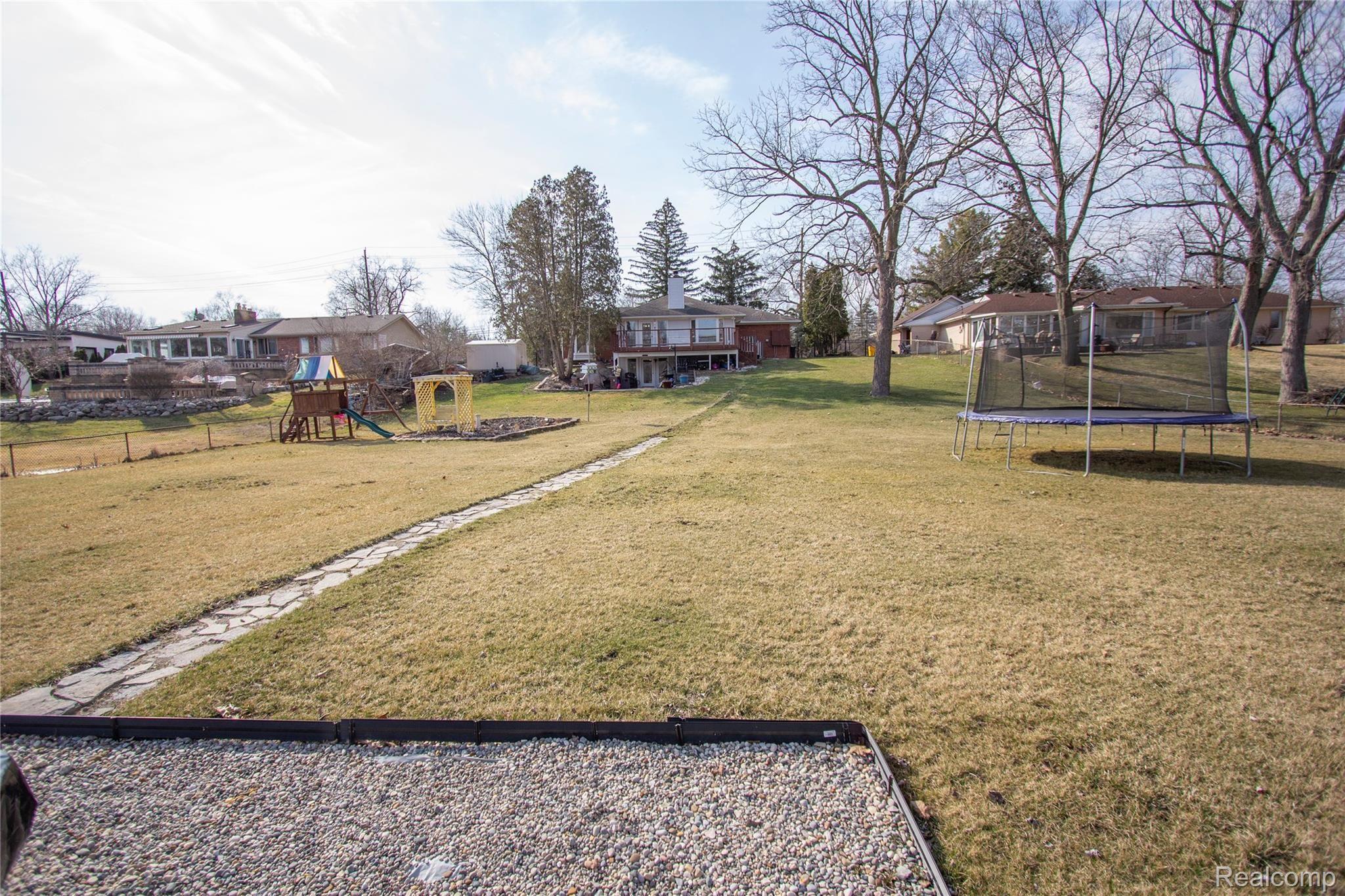 21645 Thorofare Road Grosse Ile, MI 48138 - Photo 28 of 28 Thorofare_28.jpg