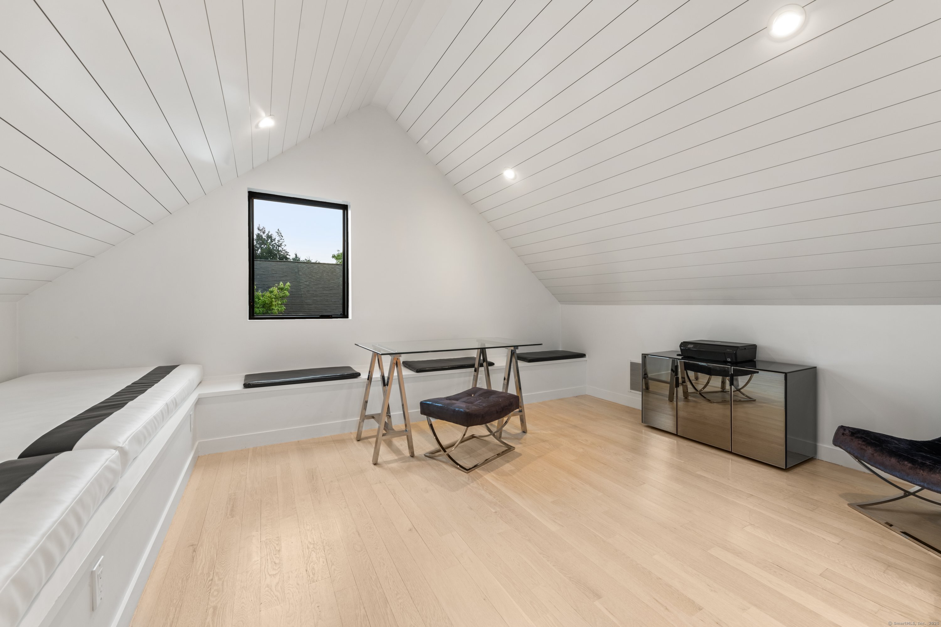 200 Hillspoint Road Westport, CT 06880 - Photo 28 of 37