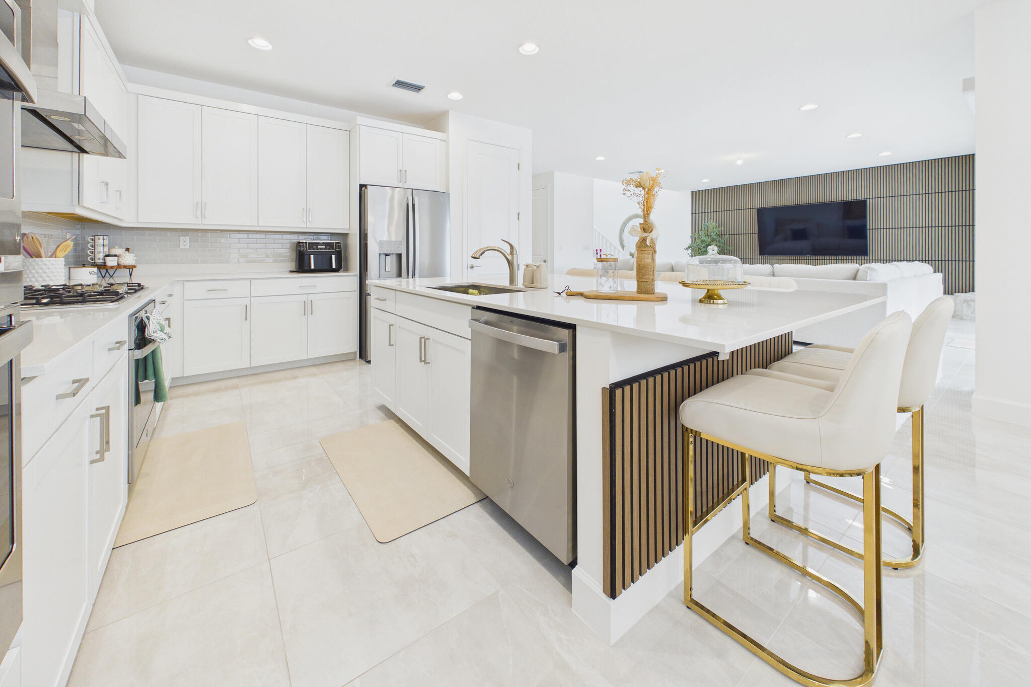 19243 Rolling Acrs Road Loxahatchee, FL 33470 - Photo 18 of 137 Kitchen