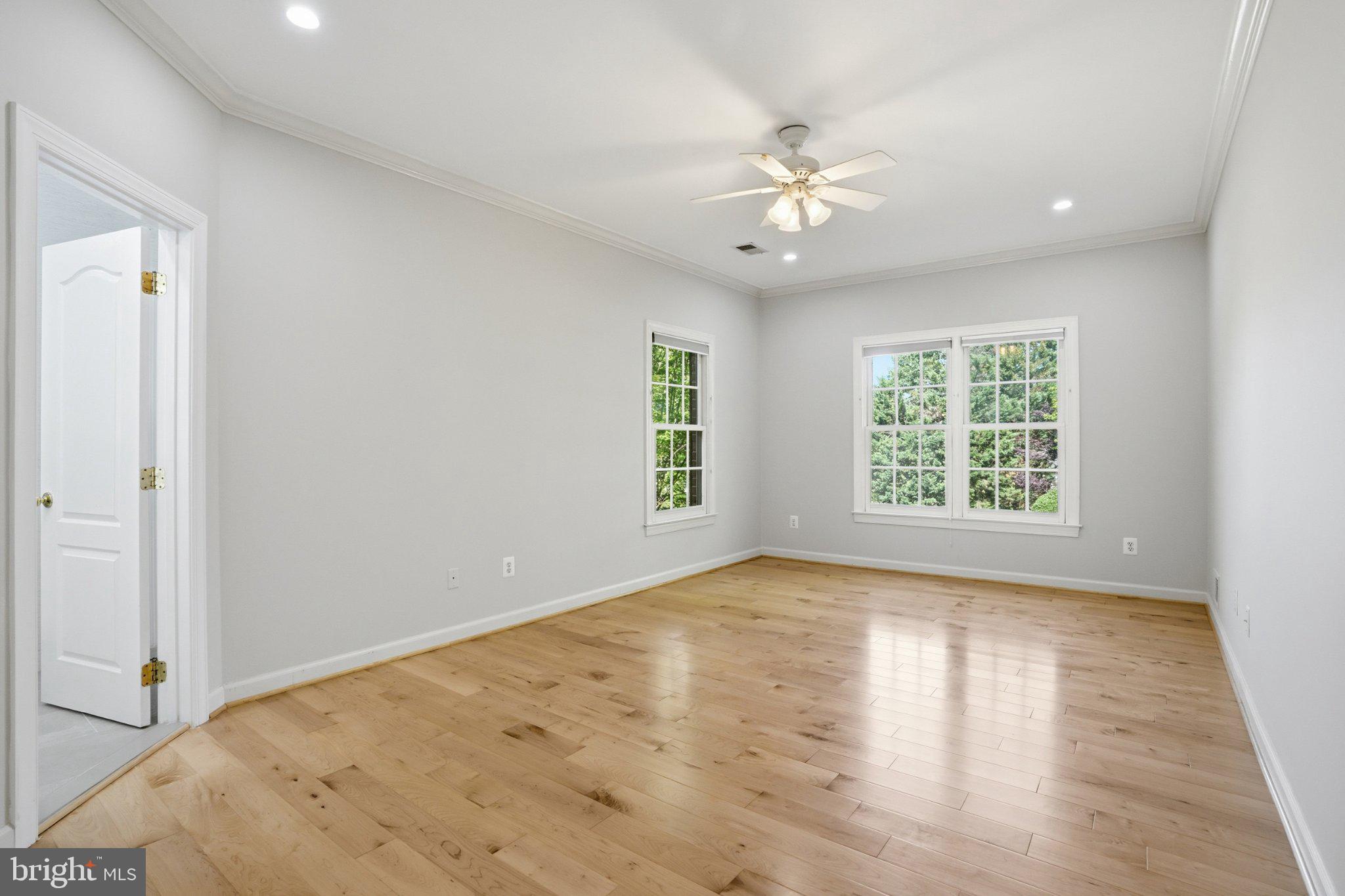 891 Chinquapin Road McLean, VA 22102 - Photo 40 of 78 Bright and airy blank canvas space.