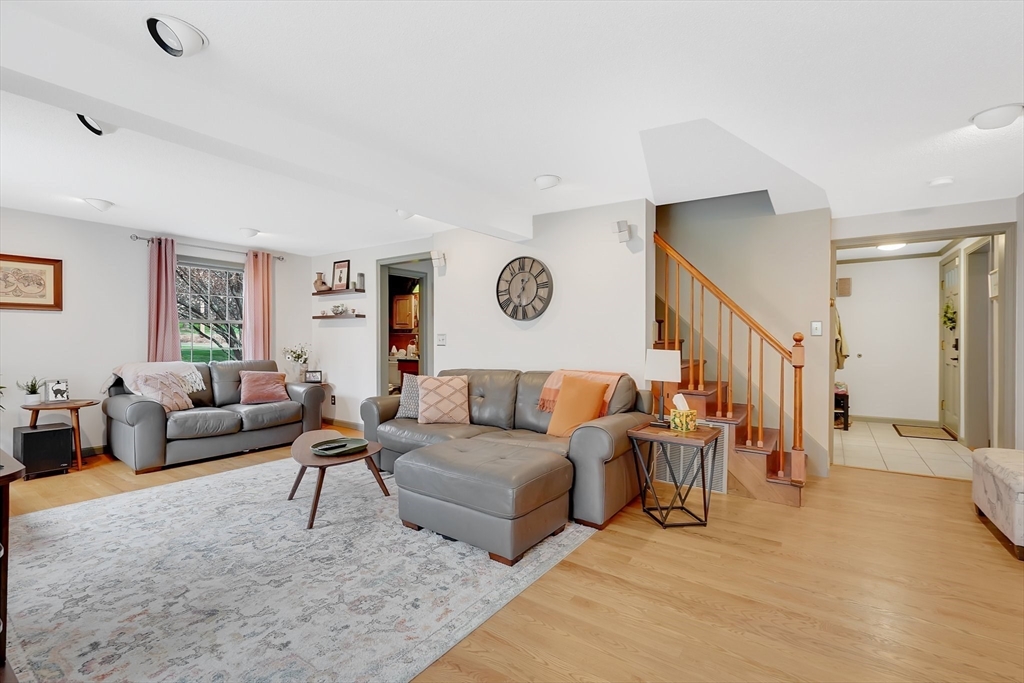 569 Somers Road East Longmeadow, MA 01028 - Photo 9 of 41 Gallery Image 9