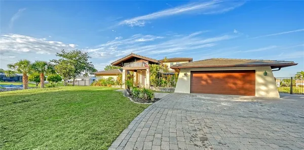 $1,685,000 | 5500 Merrimac Drive, Sarasota, FL 34231