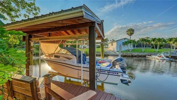 $1,685,000 | 5500 Merrimac Drive, Sarasota, FL 34231