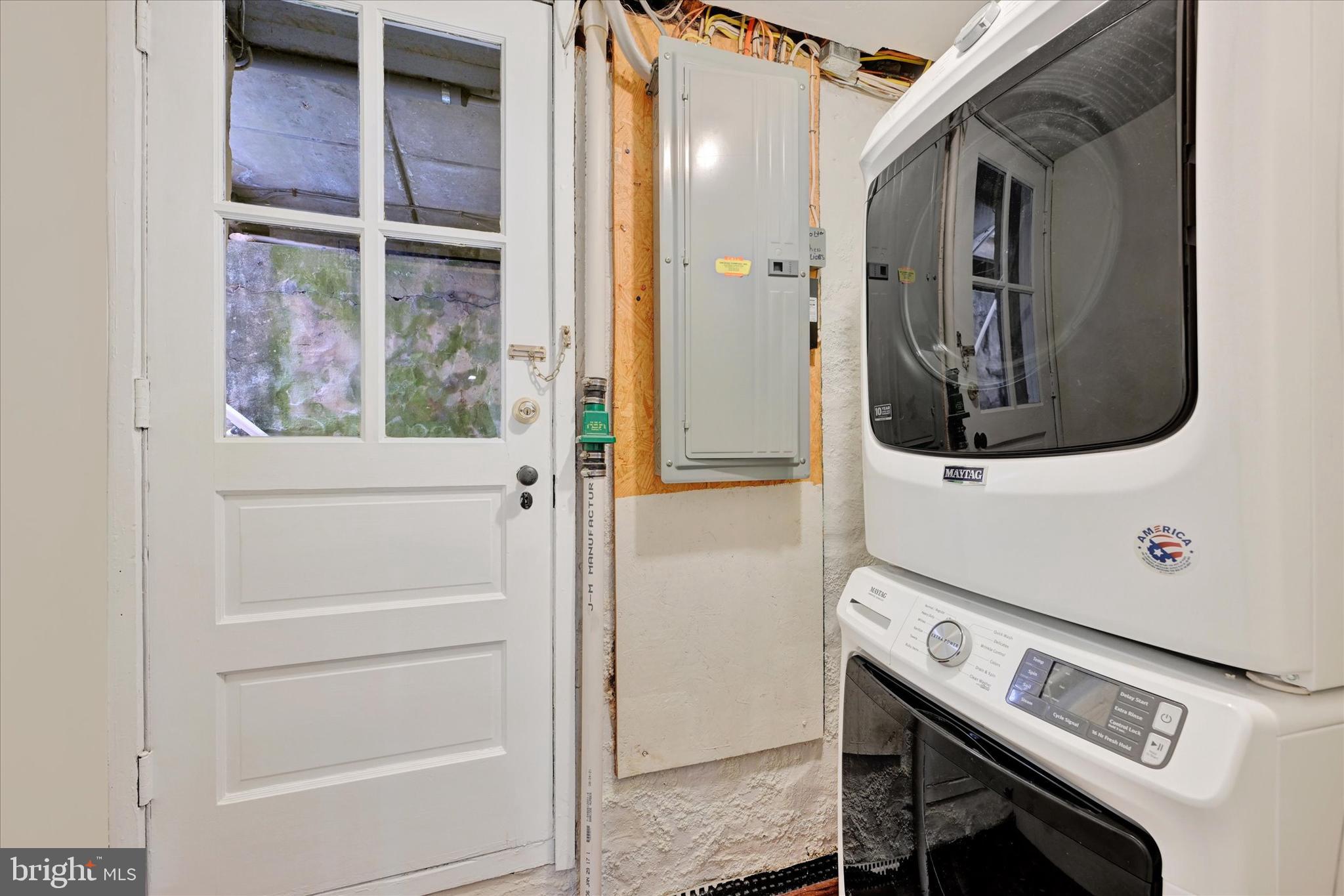 215 Regester Avenue Baltimore, MD 21212 - Photo 21 of 24 a utility room with dryer and washer