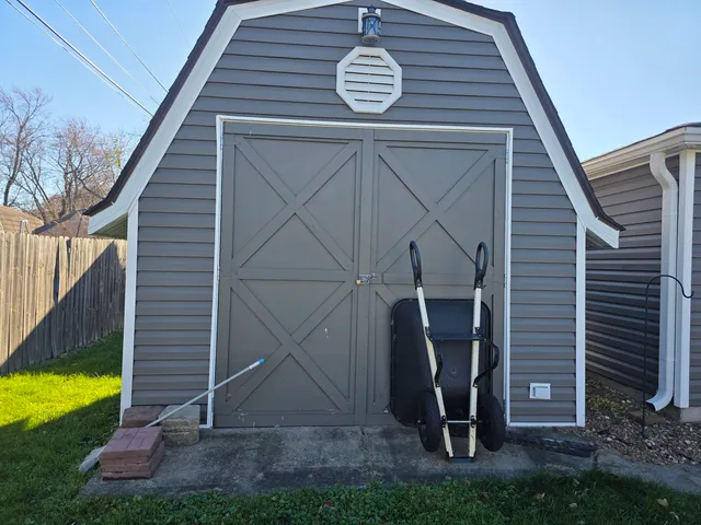 $275,000 | 14341 Kenton Avenue, Midlothian, IL 60445